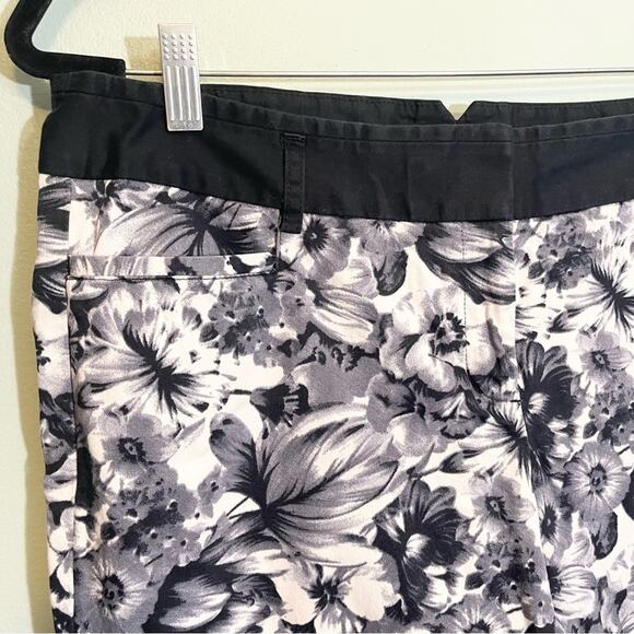 Express Womens Floral Print Columnist Cropped Pants White Black Size 10R - Picture 5 of 16